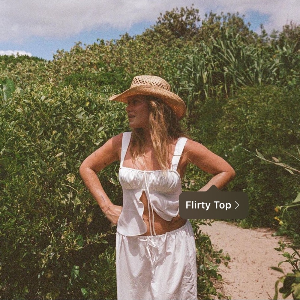 Tunchi flirty top